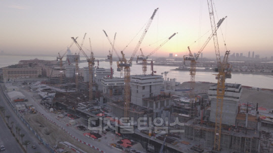 두바이 로얄아틀란티스 호텔 공사 현장 일출 전경<쌍용건설 제공>